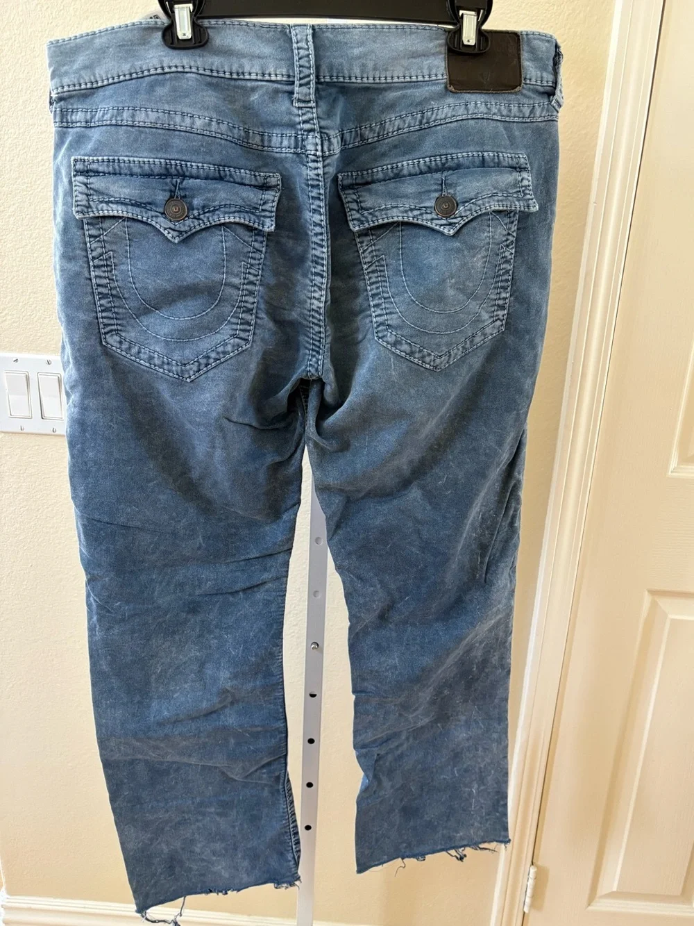 True Religion Ricky Relaxed Straight Jeans in Blue Wash - Size 36